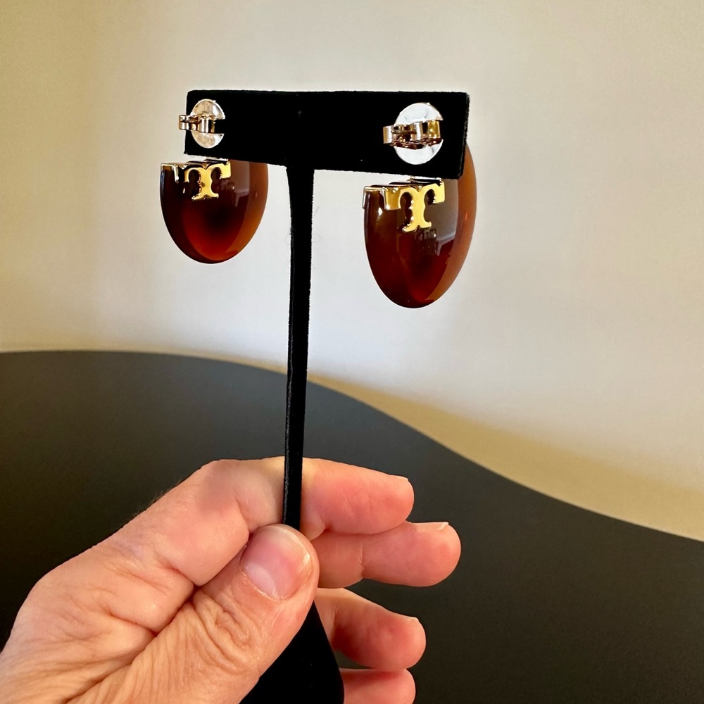 Tory Burch NWT Authentic luxury minimalist applied logo resin hoop earrings - Picture 11 of 17